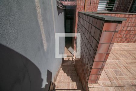 Casa à venda com 102m², 3 quartos e sem vaga Casa à venda com 102m², 3 quartos e sem vagaEscadas