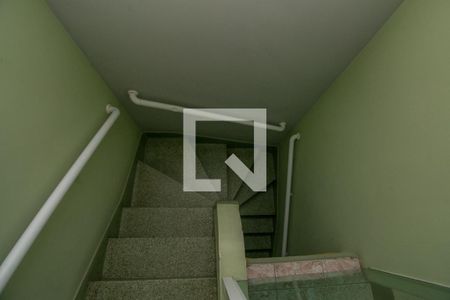 Casa à venda com 102m², 3 quartos e sem vaga Casa à venda com 102m², 3 quartos e sem vagaEscadas