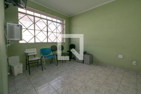 Casa à venda com 102m², 3 quartos e sem vaga Casa à venda com 102m², 3 quartos e sem vagaSala