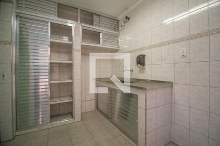 Casa à venda com 102m², 3 quartos e sem vaga Casa à venda com 102m², 3 quartos e sem vagaCozinha