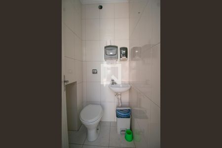 Casa à venda com 102m², 3 quartos e sem vaga Casa à venda com 102m², 3 quartos e sem vagaBanheiro