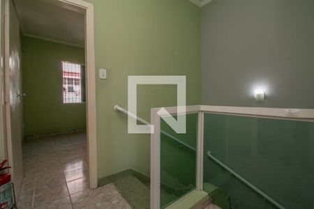 Casa à venda com 102m², 3 quartos e sem vaga Casa à venda com 102m², 3 quartos e sem vagaEscadas