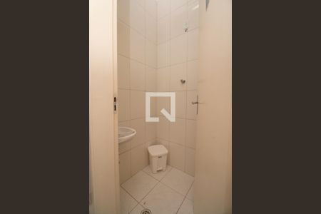 Casa à venda com 102m², 3 quartos e sem vaga Casa à venda com 102m², 3 quartos e sem vagaBanheiro