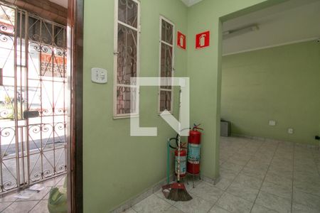 Casa à venda com 102m², 3 quartos e sem vaga Casa à venda com 102m², 3 quartos e sem vagaSala