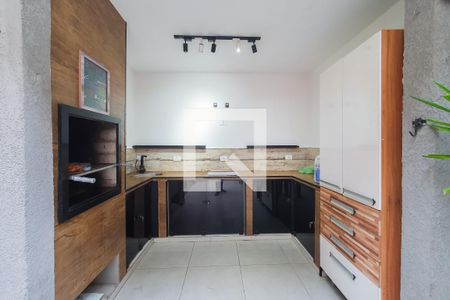 Casa à venda com 100m², 2 quartos e 2 vagas Casa à venda com 100m², 2 quartos e 2 vagasChurrasqueira / Quintal