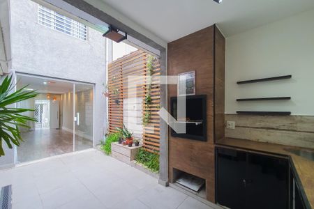 Casa à venda com 100m², 2 quartos e 2 vagas Casa à venda com 100m², 2 quartos e 2 vagasChurrasqueira / Quintal