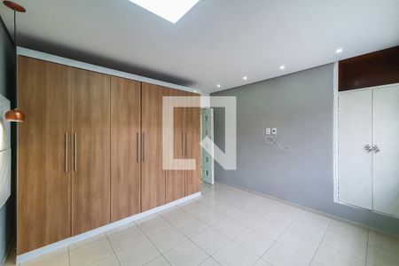 Casa à venda com 100m², 2 quartos e 2 vagas Casa à venda com 100m², 2 quartos e 2 vagasQuarto 2