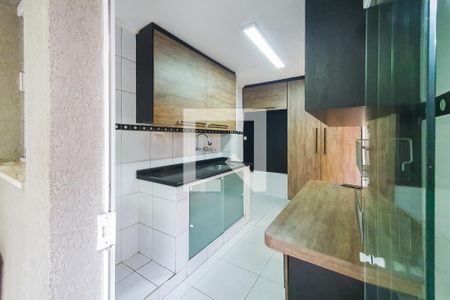 Casa à venda com 100m², 2 quartos e 2 vagas Casa à venda com 100m², 2 quartos e 2 vagasCozinha