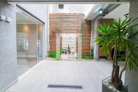 Casa à venda com 100m², 2 quartos e 2 vagas Casa à venda com 100m², 2 quartos e 2 vagasQuintal