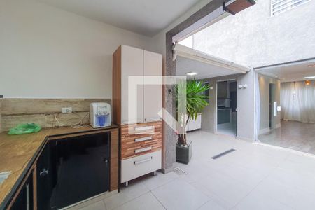 Casa à venda com 100m², 2 quartos e 2 vagas Casa à venda com 100m², 2 quartos e 2 vagasChurrasqueira / Quintal