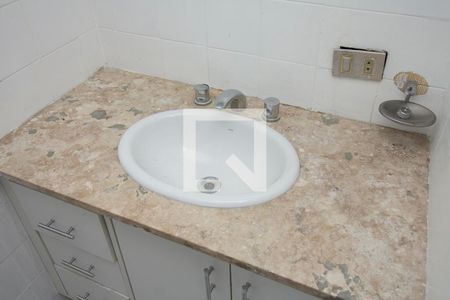 Apartamento para alugar com 128m², 3 quartos e 2 vagas Apartamento para alugar com 128m², 3 quartos e 2 vagasBanheiro Corredor