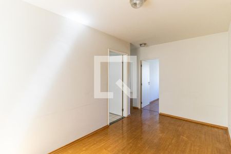 Sala de apartamento para alugar com 2 quartos, 50m² em Cerqueira César, São Paulo
