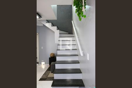 Apartamento à venda com 146m², 2 quartos e 2 vagasEscada para Cobertura