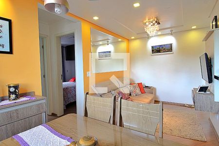 Sala de apartamento para alugar com 2 quartos, 47m² em Parque São Vicente, Mauá