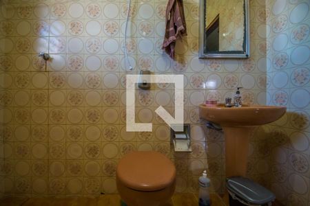 Casa à venda com 220m², 3 quartos e 2 vagasBanheiro