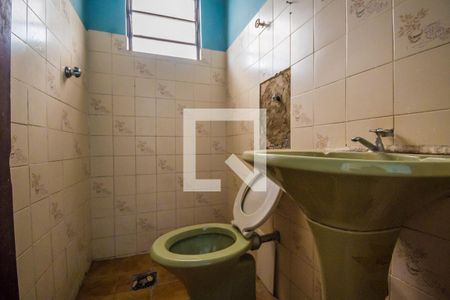 Casa à venda com 220m², 3 quartos e 2 vagasBanheiro da Edicula
