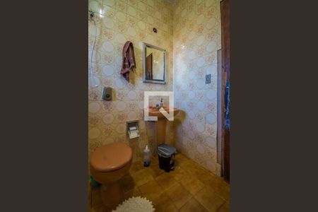 Casa à venda com 220m², 3 quartos e 2 vagasBanheiro