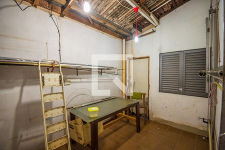 Casa à venda com 220m², 3 quartos e 2 vagasSala