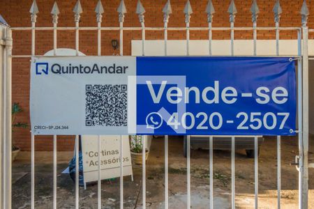 Casa à venda com 220m², 3 quartos e 2 vagasPlaquinha
