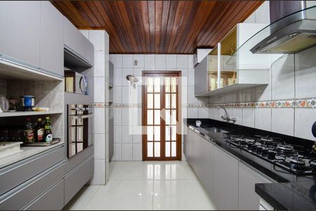 Casa para alugar com 230m², 3 quartos e 2 vagasCozinha