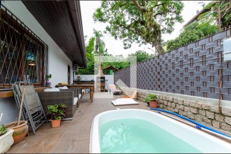 Casa para alugar com 230m², 3 quartos e 2 vagasPiscina