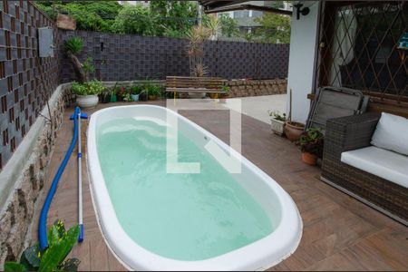 Casa para alugar com 230m², 3 quartos e 2 vagasPiscina