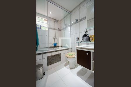 Casa para alugar com 230m², 3 quartos e 2 vagasBanheiro