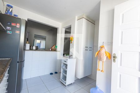 Casa à venda com 180m², 3 quartos e 2 vagasCozinha 