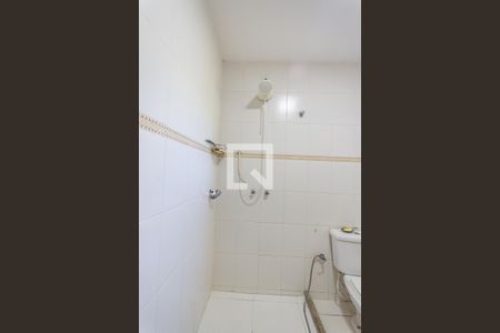 Casa à venda com 180m², 3 quartos e 2 vagasBanheiro 