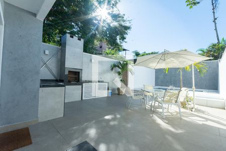 Casa à venda com 180m², 3 quartos e 2 vagasQuintal