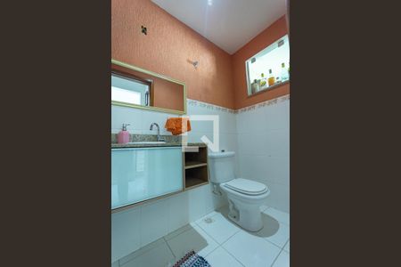 Casa à venda com 180m², 3 quartos e 2 vagasBanheiro 