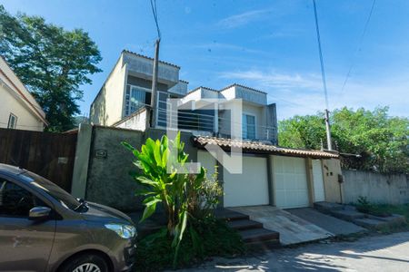 Casa à venda com 180m², 3 quartos e 2 vagasFachada