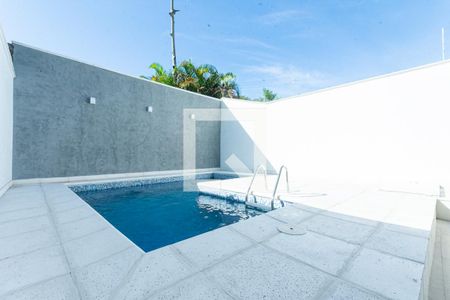 Casa à venda com 180m², 3 quartos e 2 vagasPiscina