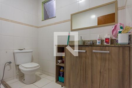 Casa à venda com 180m², 3 quartos e 2 vagasBanheiro 