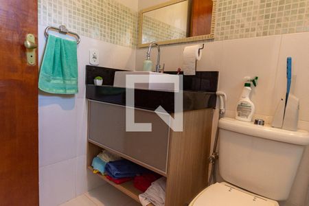 Casa à venda com 180m², 3 quartos e 2 vagasBanheiro 
