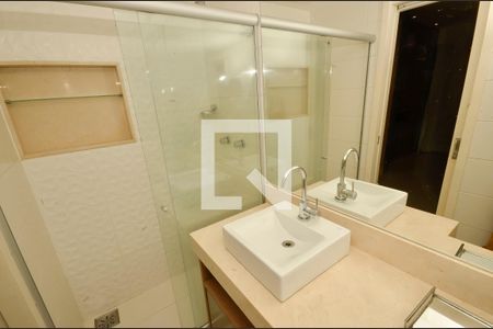 Banheiro da suite  de apartamento para alugar com 4 quartos, 100m² em Jardim Botânico, Rio de Janeiro