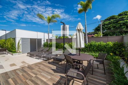Apartamento à venda com 107m², 3 quartos e 2 vagas Apartamento à venda com 107m², 3 quartos e 2 vagasÁrea comum - Piscina