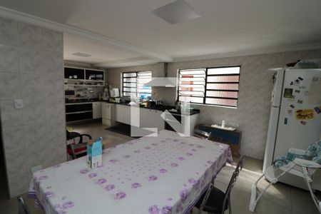 Casa para alugar com 220m², 3 quartos e 6 vagasCozinha