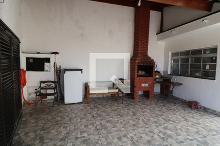 Casa para alugar com 220m², 3 quartos e 6 vagasChurrasqueira