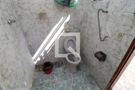 Casa para alugar com 220m², 3 quartos e 6 vagasBanheiro