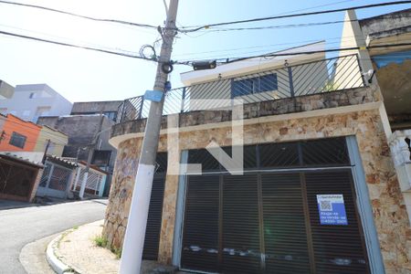 Casa para alugar com 220m², 3 quartos e 6 vagasFachada