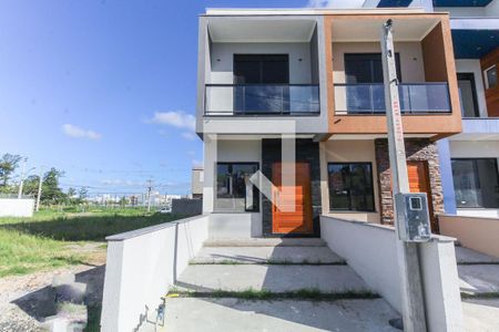 Casa à venda com 108m², 2 quartos e 1 vaga Casa à venda com 108m², 2 quartos e 1 vagaFachada