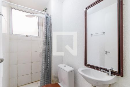 Banheiro de apartamento à venda com 2 quartos, 41m² em Hípica, Porto Alegre