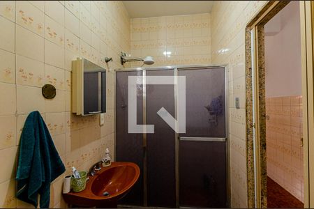 Casa à venda com 180m², 4 quartos e 2 vagasBanheiro