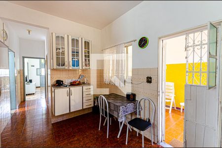 Casa à venda com 180m², 4 quartos e 2 vagasCozinha 