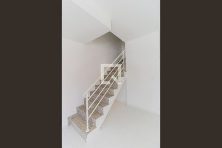 Escada de casa de condomínio à venda com 3 quartos, 144m² em Vila Granada, São Paulo