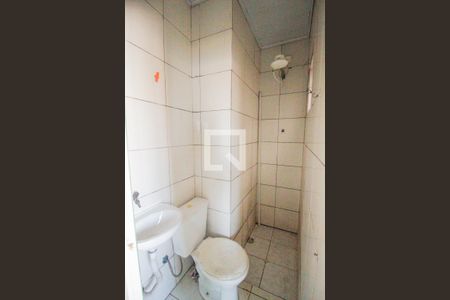 Banheiro de casa para alugar com 1 quarto, 33m² em Vila Carolina, São Paulo