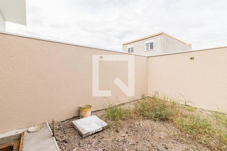 Casa à venda com 108m², 2 quartos e 1 vaga Casa à venda com 108m², 2 quartos e 1 vagaQuintal