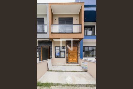 Casa à venda com 108m², 2 quartos e 1 vaga Casa à venda com 108m², 2 quartos e 1 vagaFachada