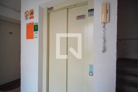 Apartamento à venda com 67m², 2 quartos e 1 vagaElevador